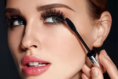 Classic Elegant Make-Up Classic Elegant Make-Up